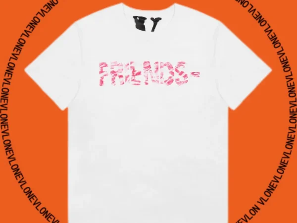 Friends Kiss Mark Pink