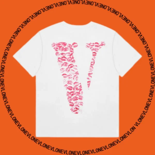 Friends Kiss Mark Pink