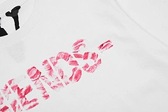 Friends Kiss Mark Pink